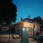Kincsem Vendeghaz Lägenhet