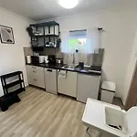 Kincsem Vendeghaz Lägenhet *