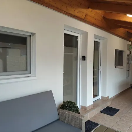 Apartament Kincsem Vendeghaz *