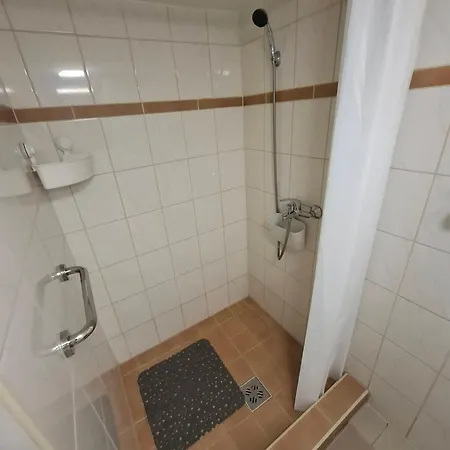 Kincsem Vendeghaz Apartament *