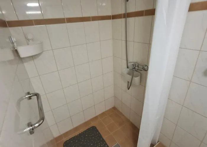 Kincsem Vendeghaz Apartment *